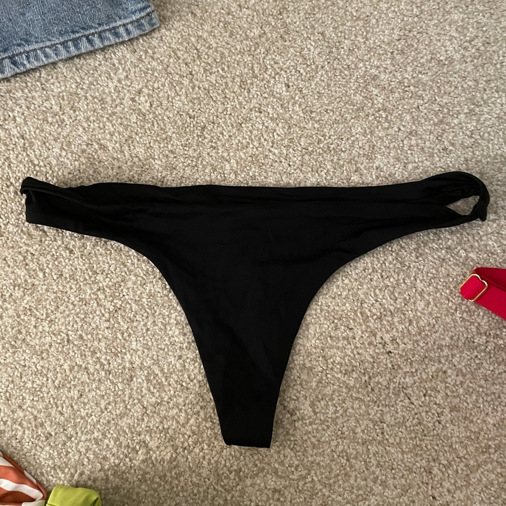 black VS bottoms
